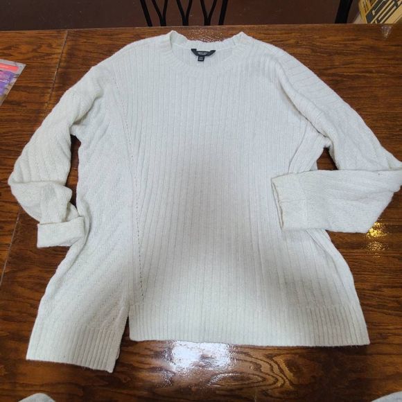 Simply Vera Wang asymmetrical sweater - Picture 3 of 7